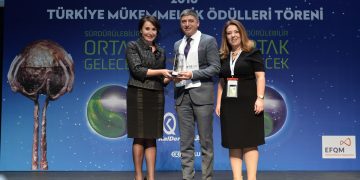 TOYO Matbaa Mürekkepleri “Yaratıcılık ve Yenileşimden Yararlanma” 2018 Türkiye Mükemmellik Ödülünü kazandı