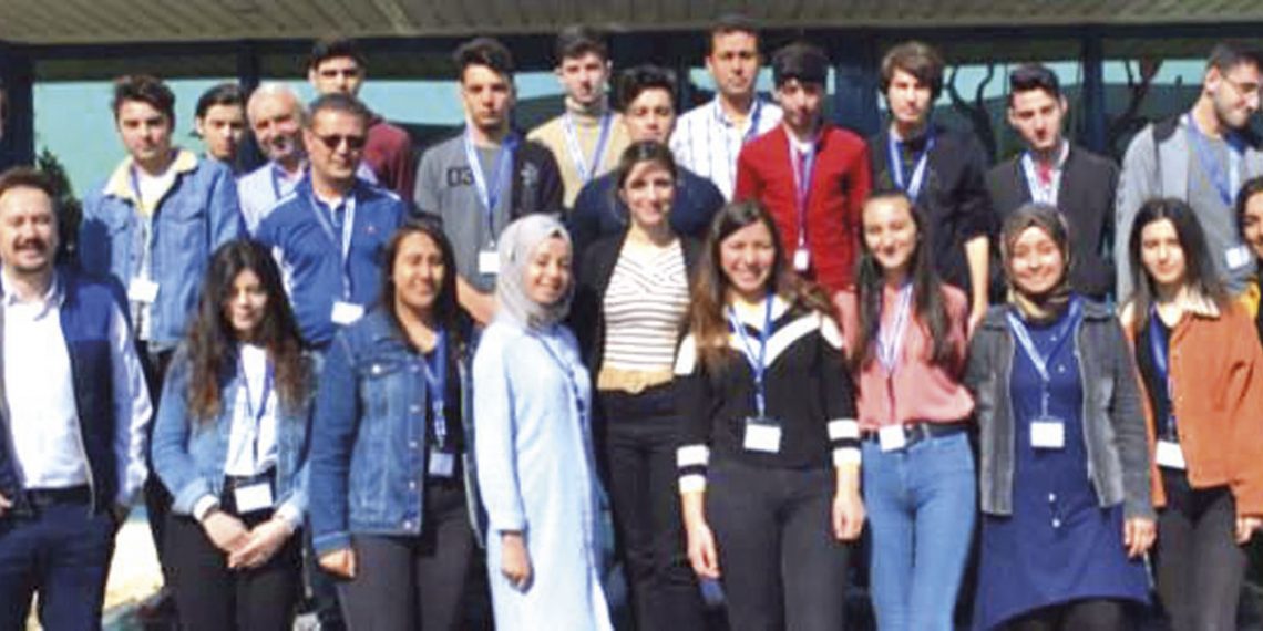 hubergroup Türkiye’nin ‘Meslek Lisesi Sektör Meselesi’ sosyal sorumluluk projesi İzmir’de devam ediyor